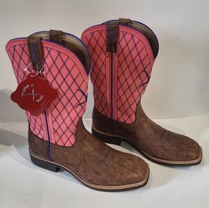 Womens Twisted x size 9.5 M leather coral boots with 11" shaft. Brand new never.